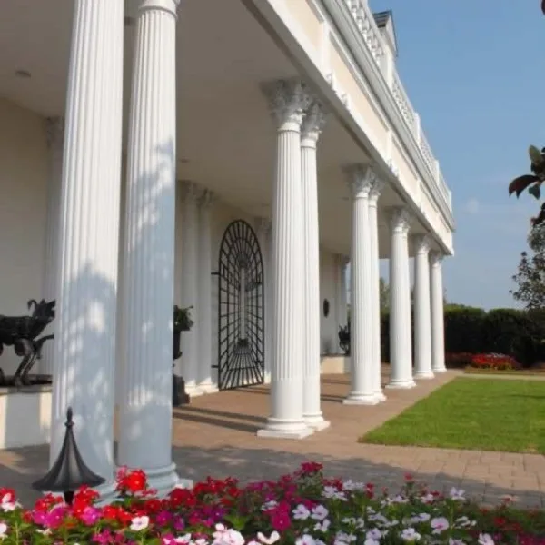 Classic lane columns on home facade